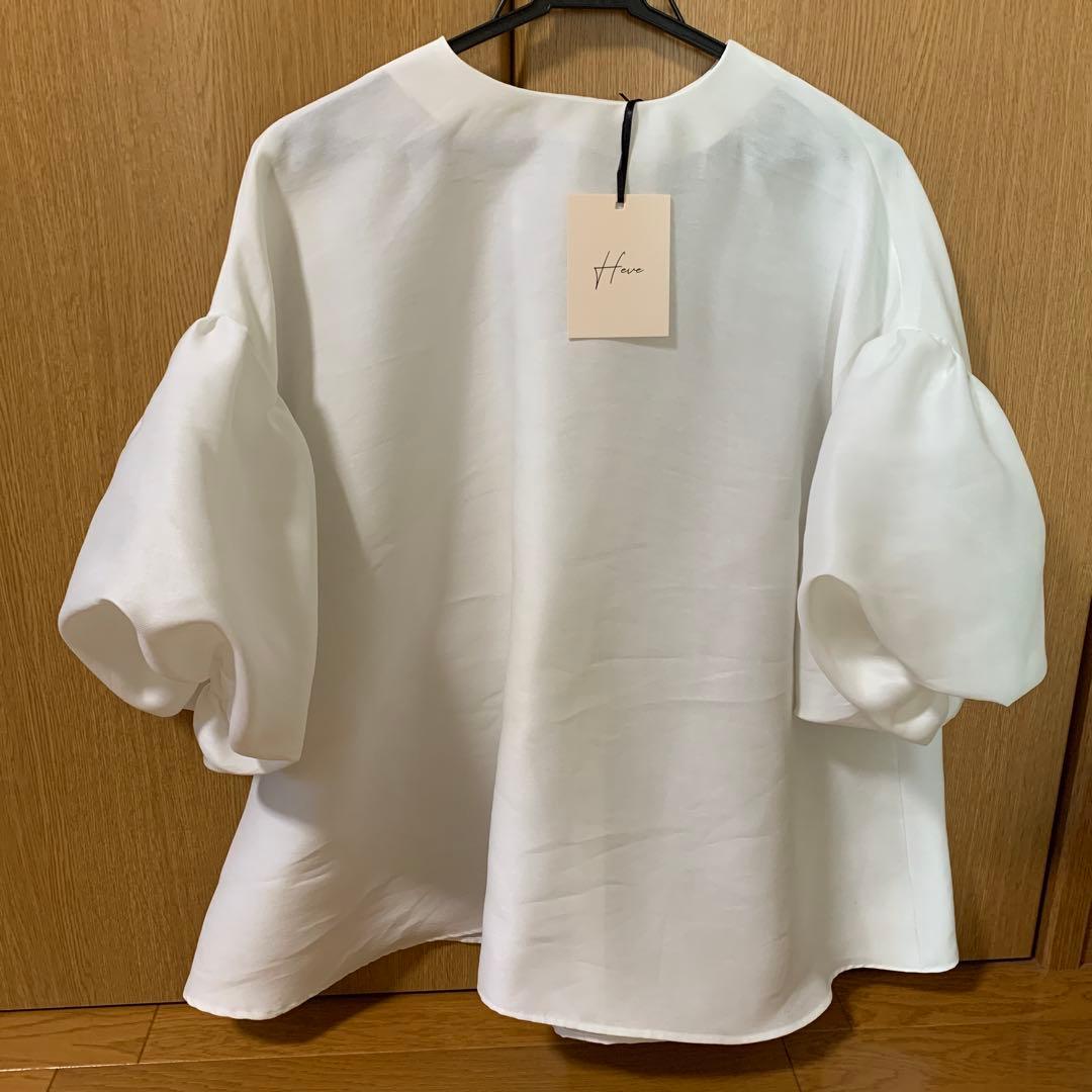 ダク付★ heve ホイップ　バルーンスリーブ　white