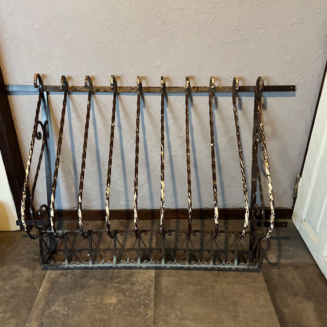 大きな変わった形のアンティークのアイアン＊ガーデニングにぴったり