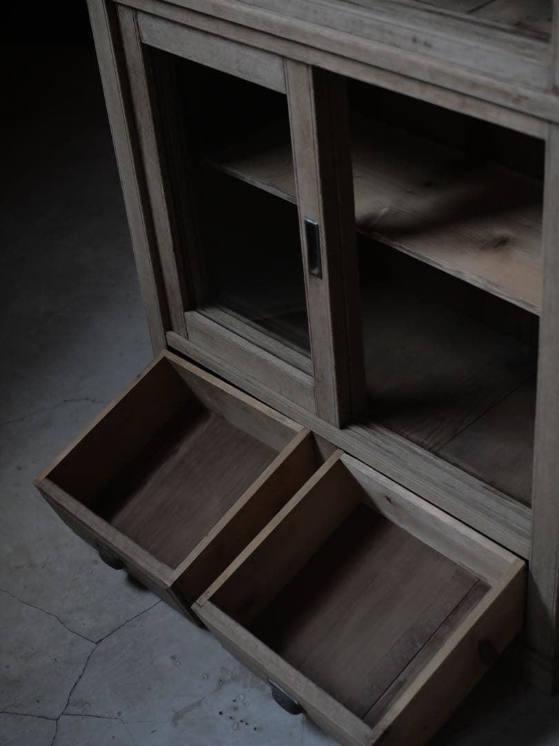 食器棚　収納棚　棚　キッチン　器　作家　古家具　古道具　アンティーク　昭和レトロ