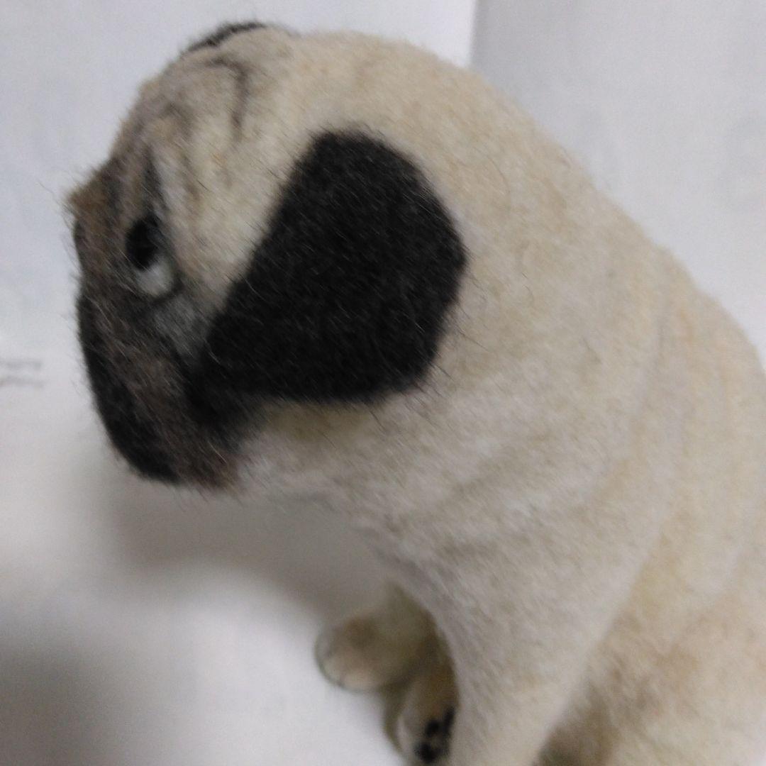 羊毛フェルト　ハンドメイド　パグ　お座りポーズ　困った顔