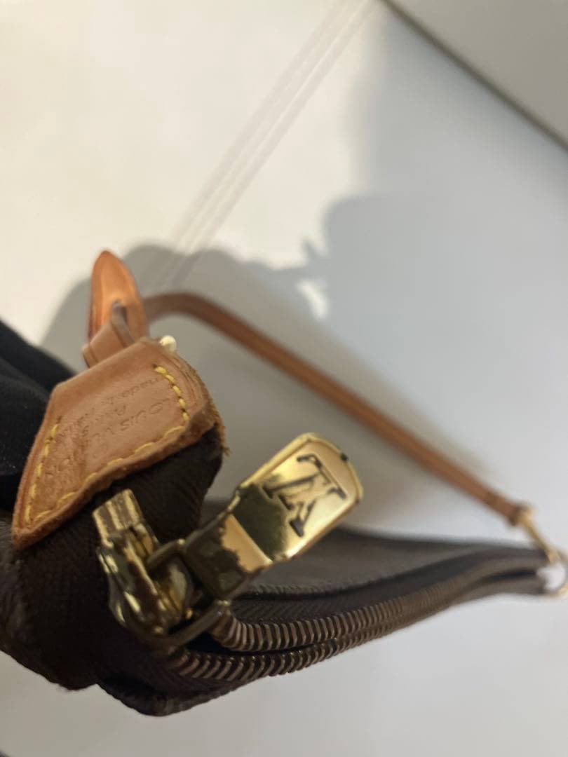 ルイヴィトン　アクセソワール　モノグラム　ポーチ