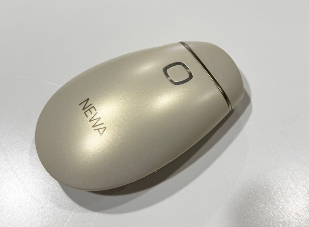 極極美品！　NEWA リフト美顔器　有線品　未開封ジェル4本付き！