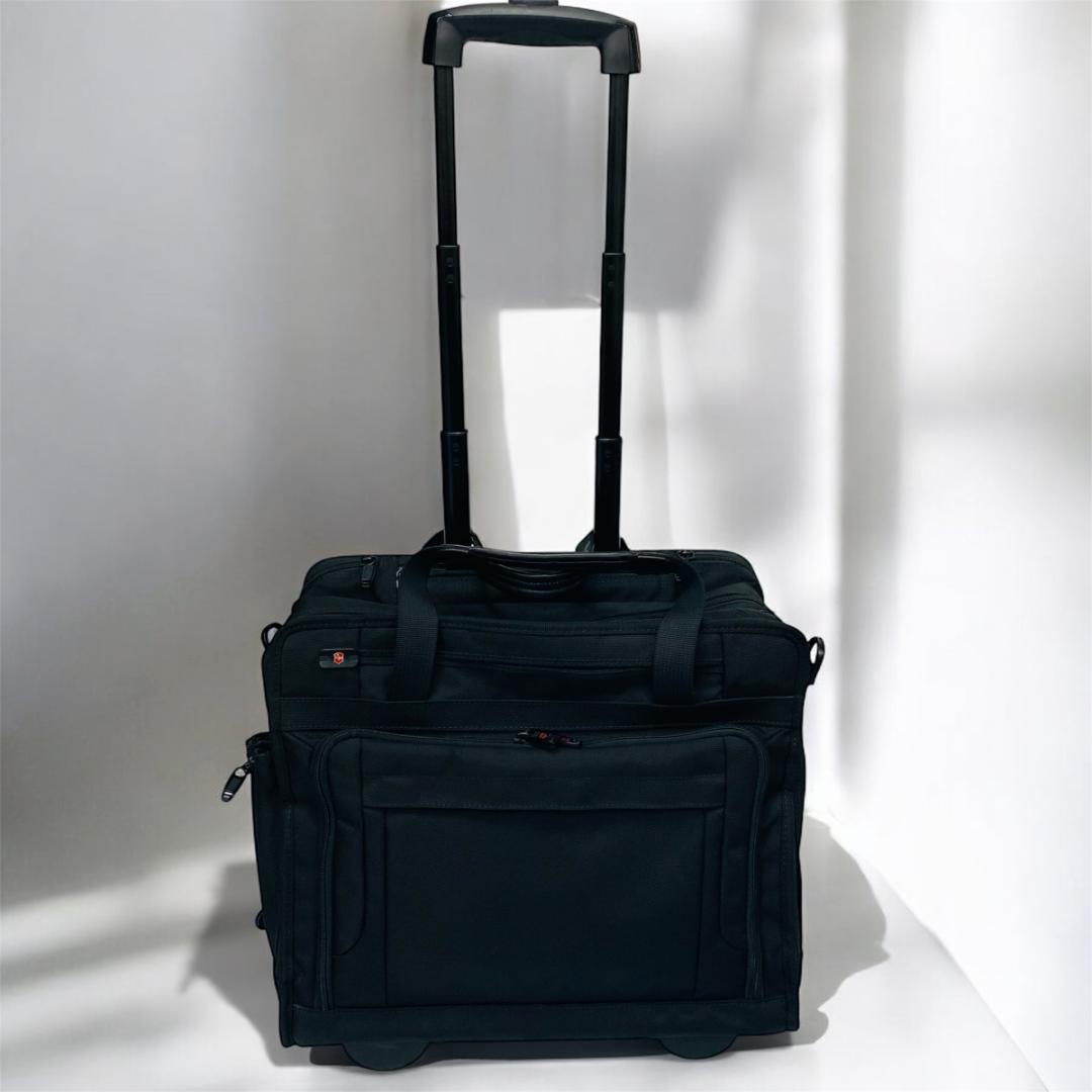 未使用級*　VICTORINOX　キャリーケース　機内持込可！　３層　３WAY