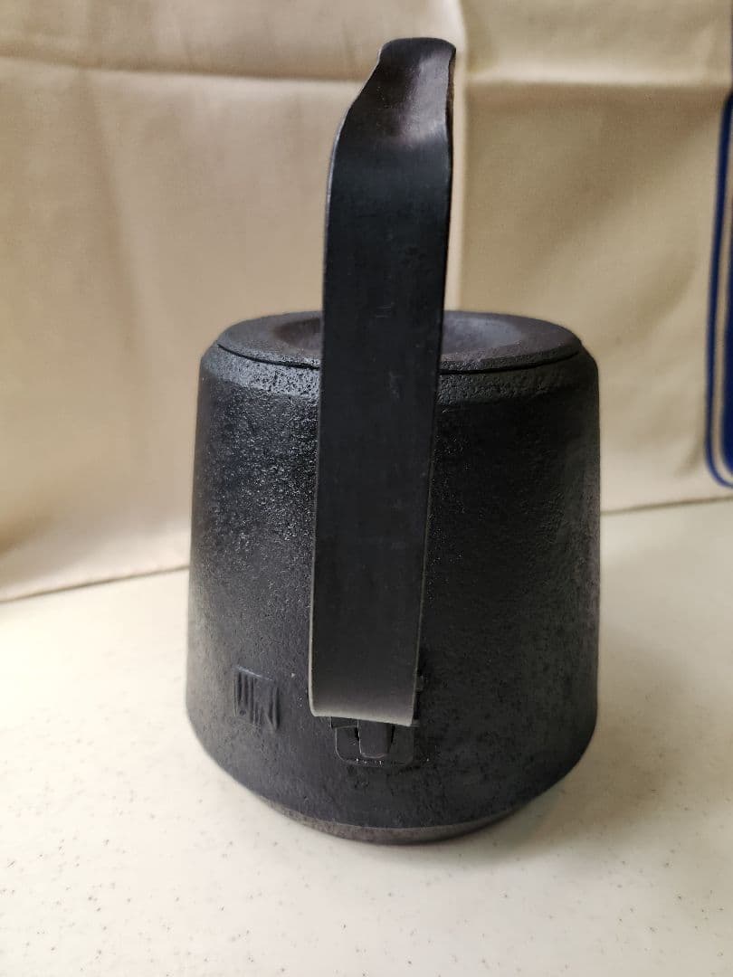 ■D■ 虎山工房　鉄瓶UD-8　1.2リットル／UD-8