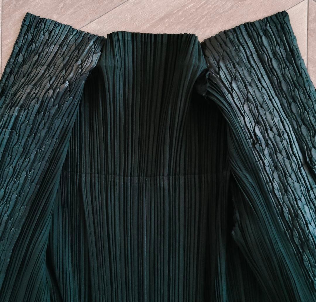 ISSEY MIYAKE FETE スケールプリーツコート 2
