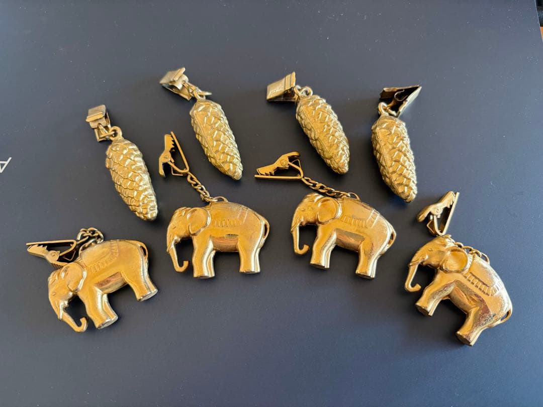 アンティーク　象と松ぼっくりのテーブルクロスウエイト