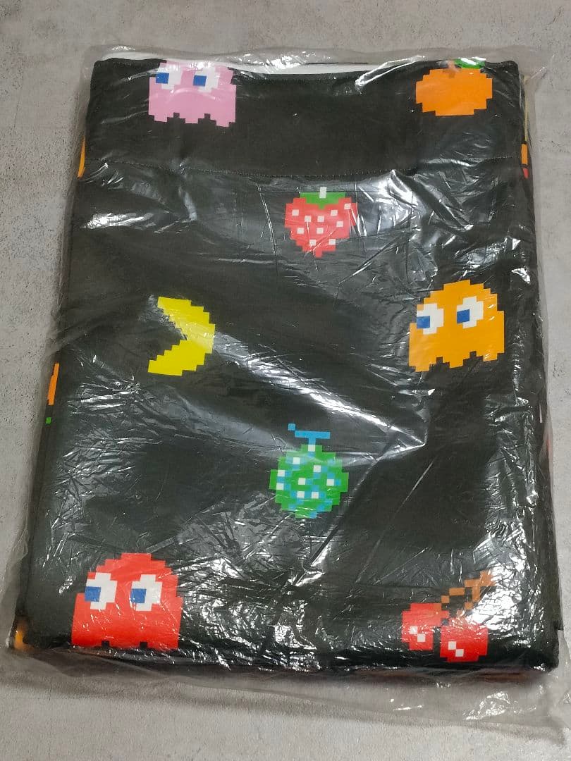 新品未開封　パックマン　遮光カーテン　バンダイナムコ　レトロゲーム