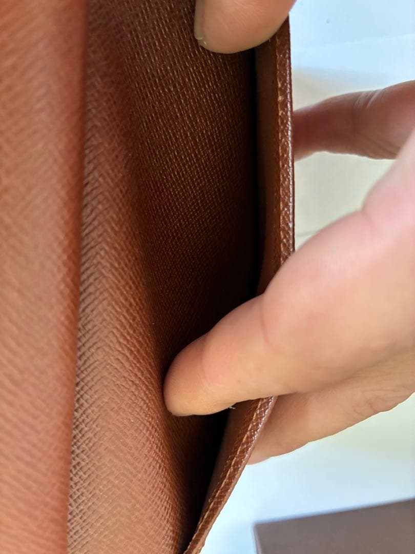 値下げしました！Louis Vuitton ルイ・ヴィトン　二つ折り財布箱付き
