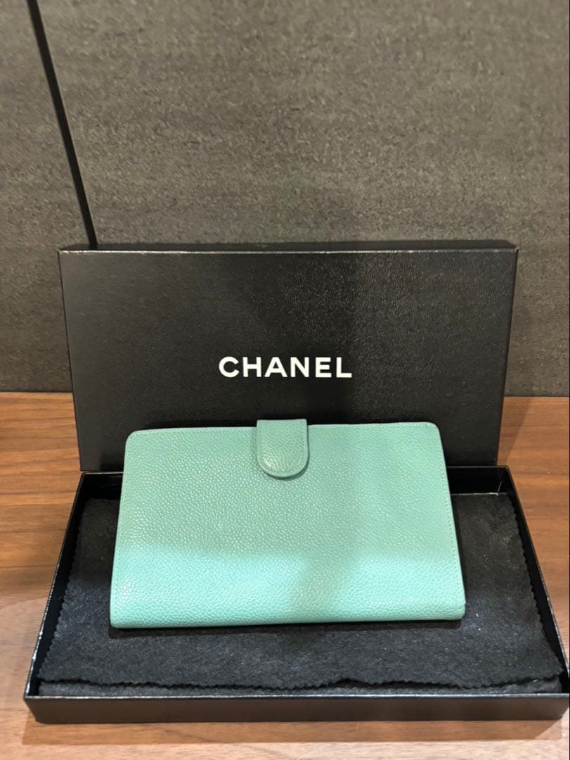 CHANEL がま口長財布　シャネル