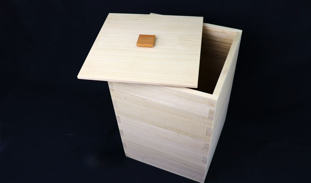 ねね【新米の美味しさ長続き】最高峰の米びつ　30キロ用