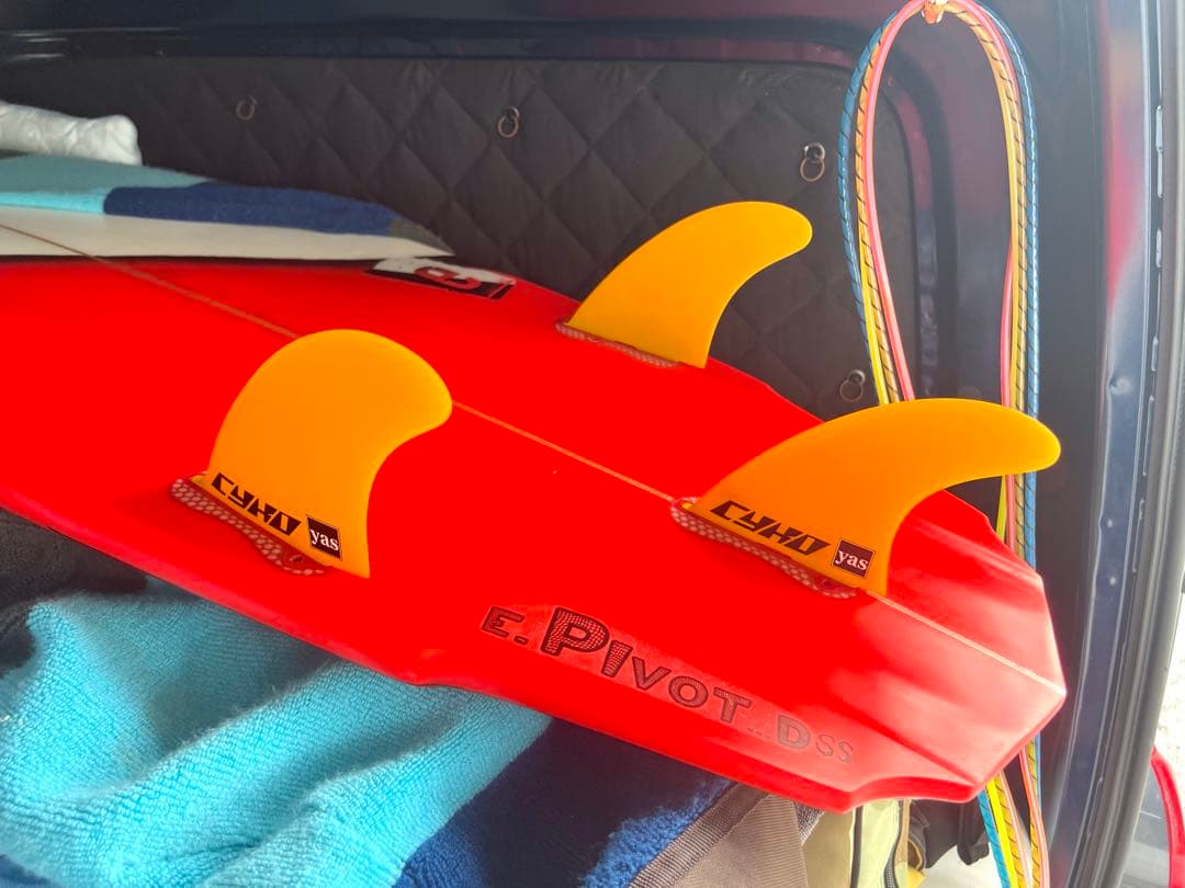 futures フューチャーフィン　cykoサイコ yas ヤス　スラスター