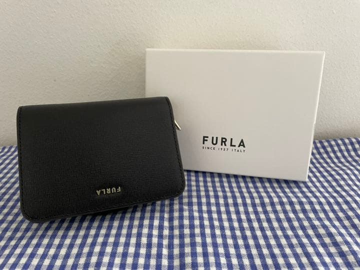 FURLA フルラ　コンパクト二つ折り財布