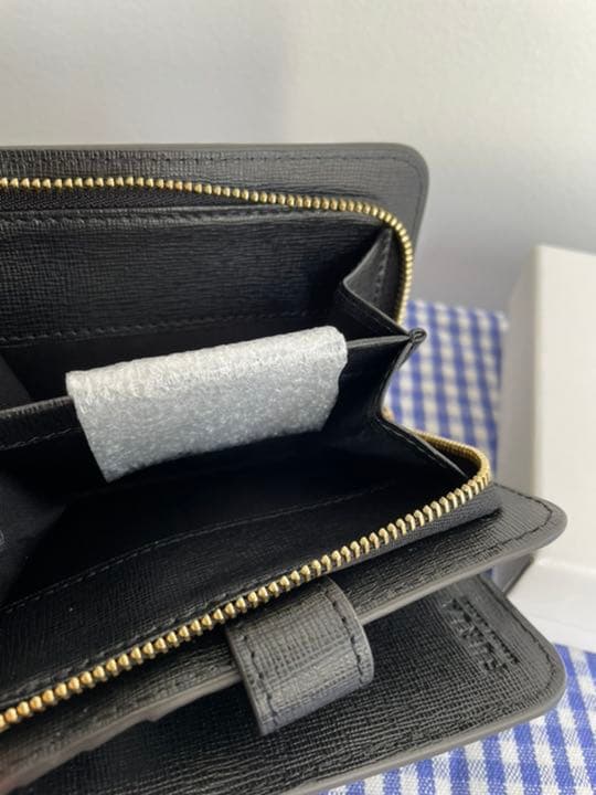 FURLA フルラ　コンパクト二つ折り財布
