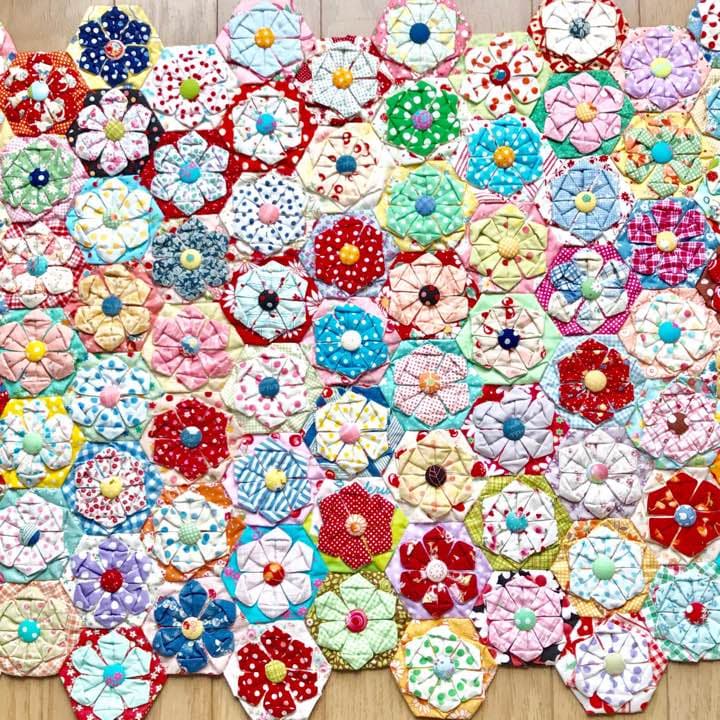 ウィードフラワー 出口えつ子先生考案の立体の花の折り布パッチワーク