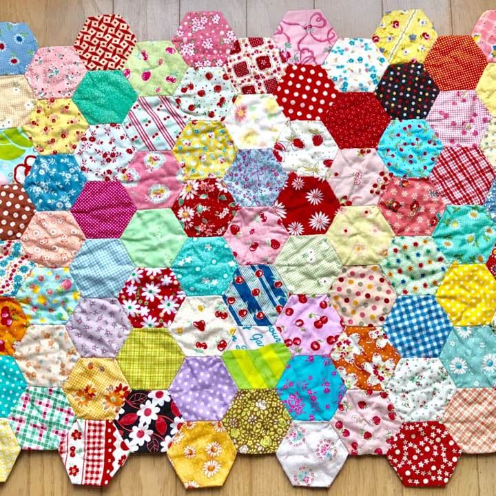 ウィードフラワー 出口えつ子先生考案の立体の花の折り布パッチワーク