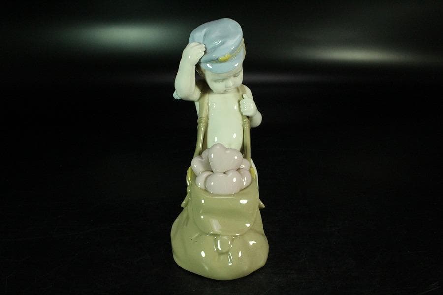 リヤドロ LLADORO ハートがいっぱい 天使 陶製 人形(K-XA952)