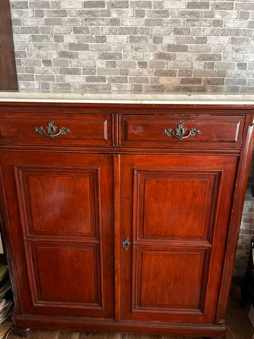 イギリスアンティーク　マーブルトップキャビネット！お値下げ❣️