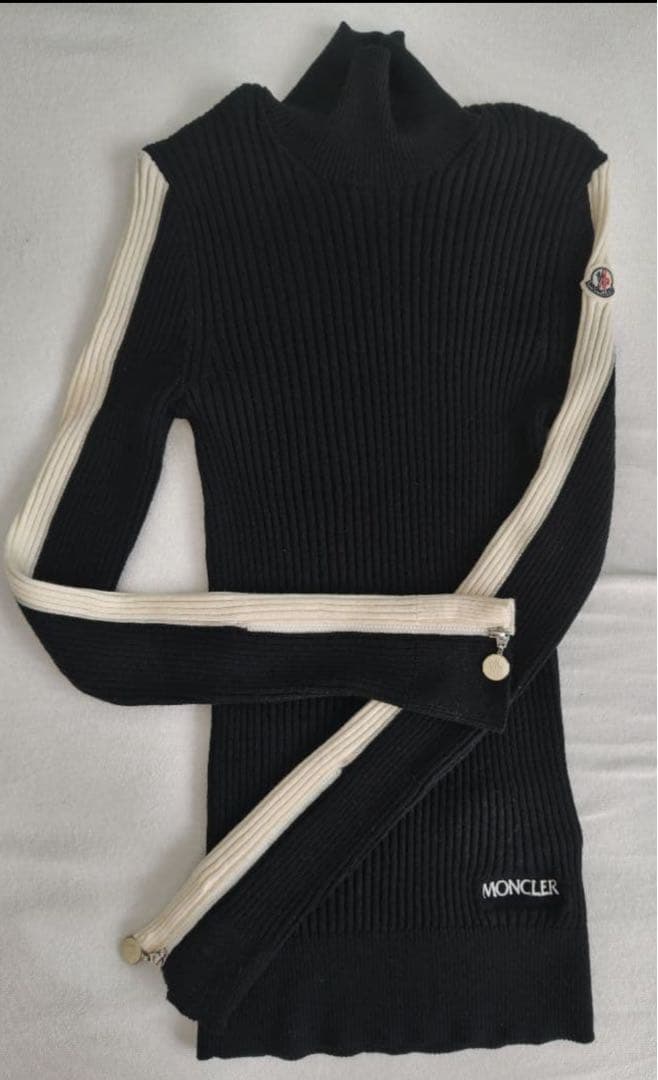 MONCLER ロゴ セーターニットタートルネック新作BLACK {S}専用⭐️