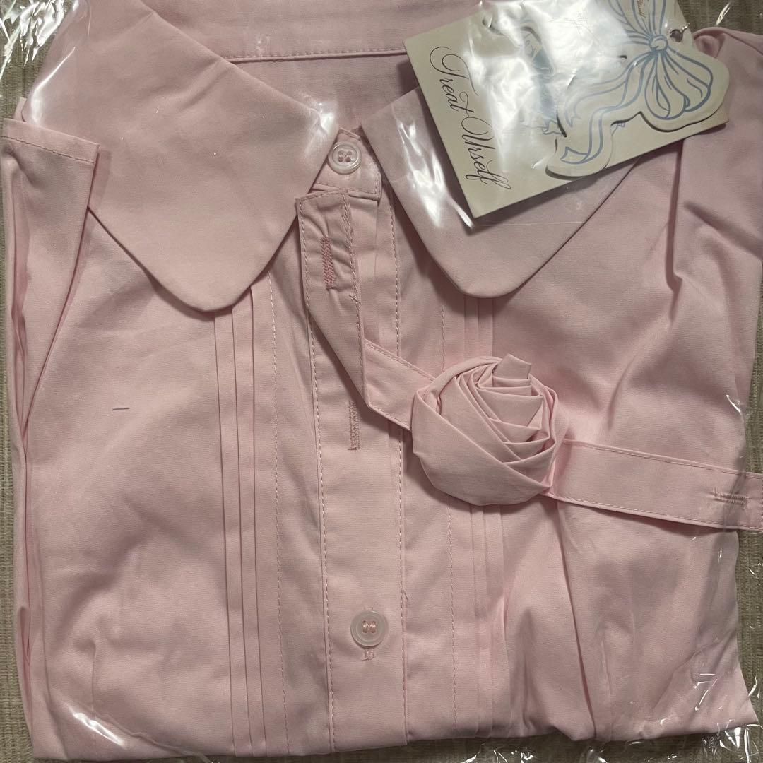 トップス Treat urself Rose accent shirt blouse