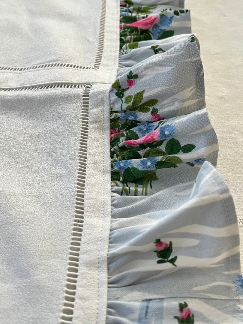 【美品】フランスアンティーク 手刺繍モノグラム テーブルクロス お花のフリル付