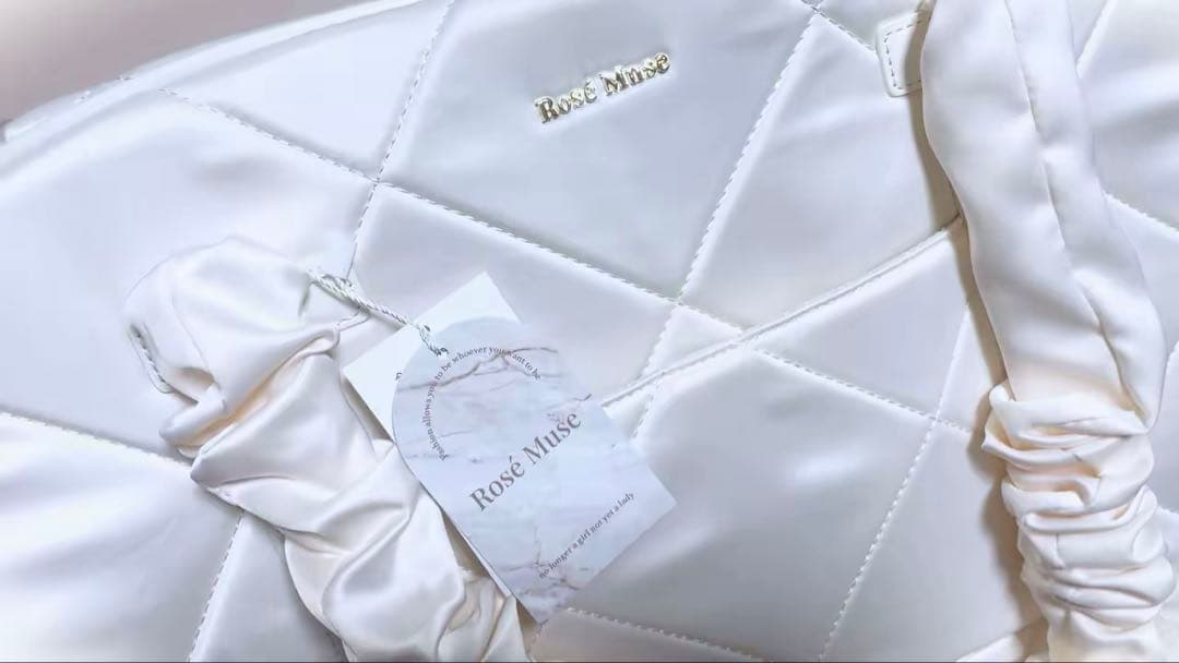 Rose’Muse satin traveling boston bag