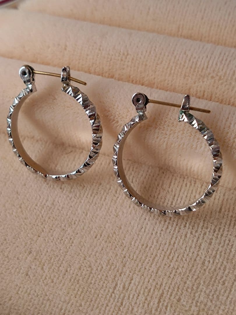 c*y様 サークルデザイン　シルバーカラー　ピアス　K18 18金　2.78グラ