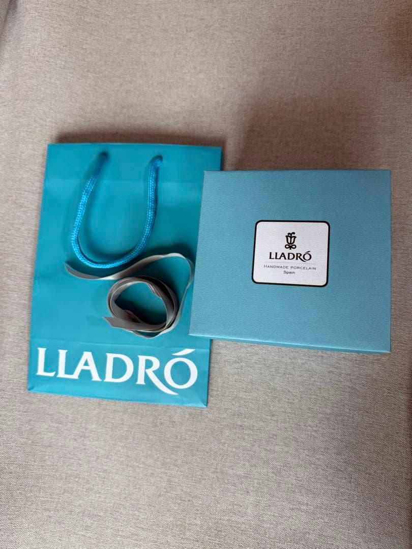 新品✨LLADRO　リヤドロ　「驚いた仔猫ちゃん」　置物　フィギュリン　猫