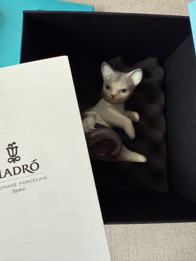 新品✨LLADRO　リヤドロ　「驚いた仔猫ちゃん」　置物　フィギュリン　猫
