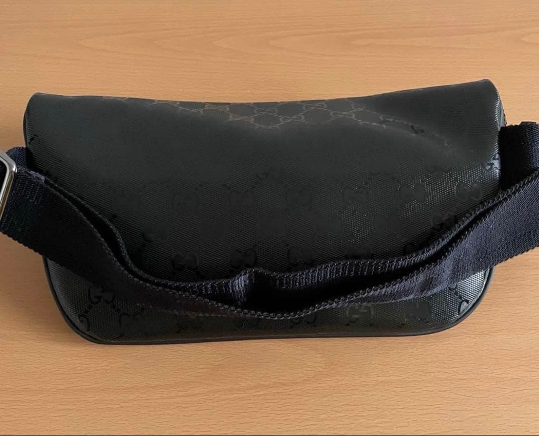 【美品】GUCCI ボディバッグ黒