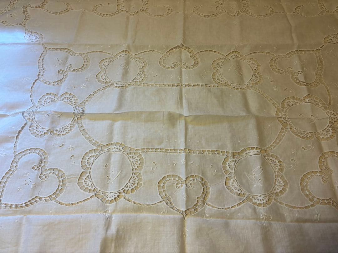 テーブルクロス　白　刺繍　お花　ヴィンテージ