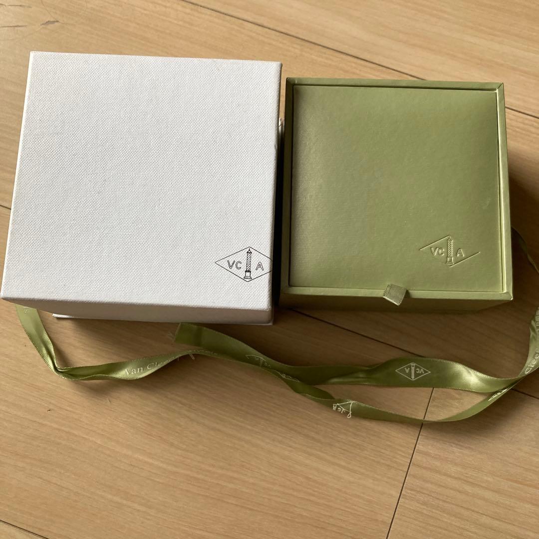 ヴァンクリーフアンドアーペル　箱