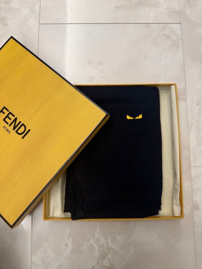 FENDI 黒 ストール イエロー刺繍
