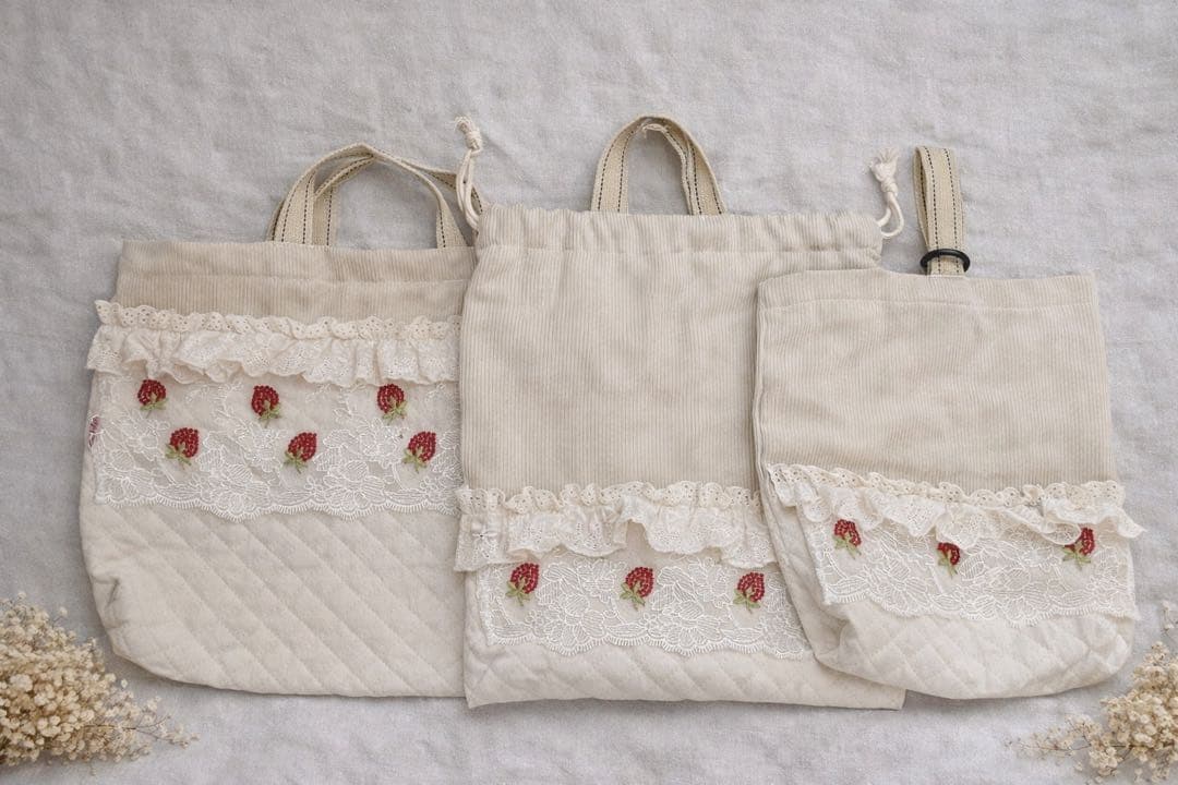 入園セット　トートバッグ　レッスンバッグ　上履き袋　体操着袋　巾着　いちご刺繍