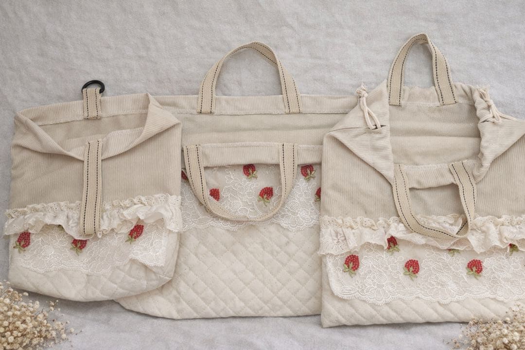 入園セット　トートバッグ　レッスンバッグ　上履き袋　体操着袋　巾着　いちご刺繍