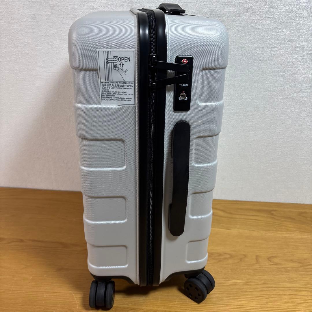 未使用　ほぼ新品　無印良品 キャリーケース 機内持ち込みサイズ