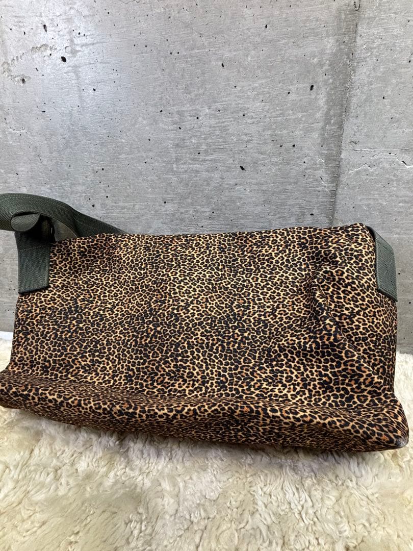THE BLUE LUG ヒョウ柄 大判 メッセンジャーバッグ カバン 鞄