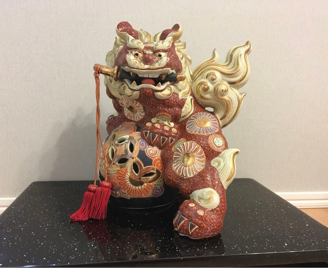 久谷焼　八栄釜　須栄義　玉獅子　台座付き