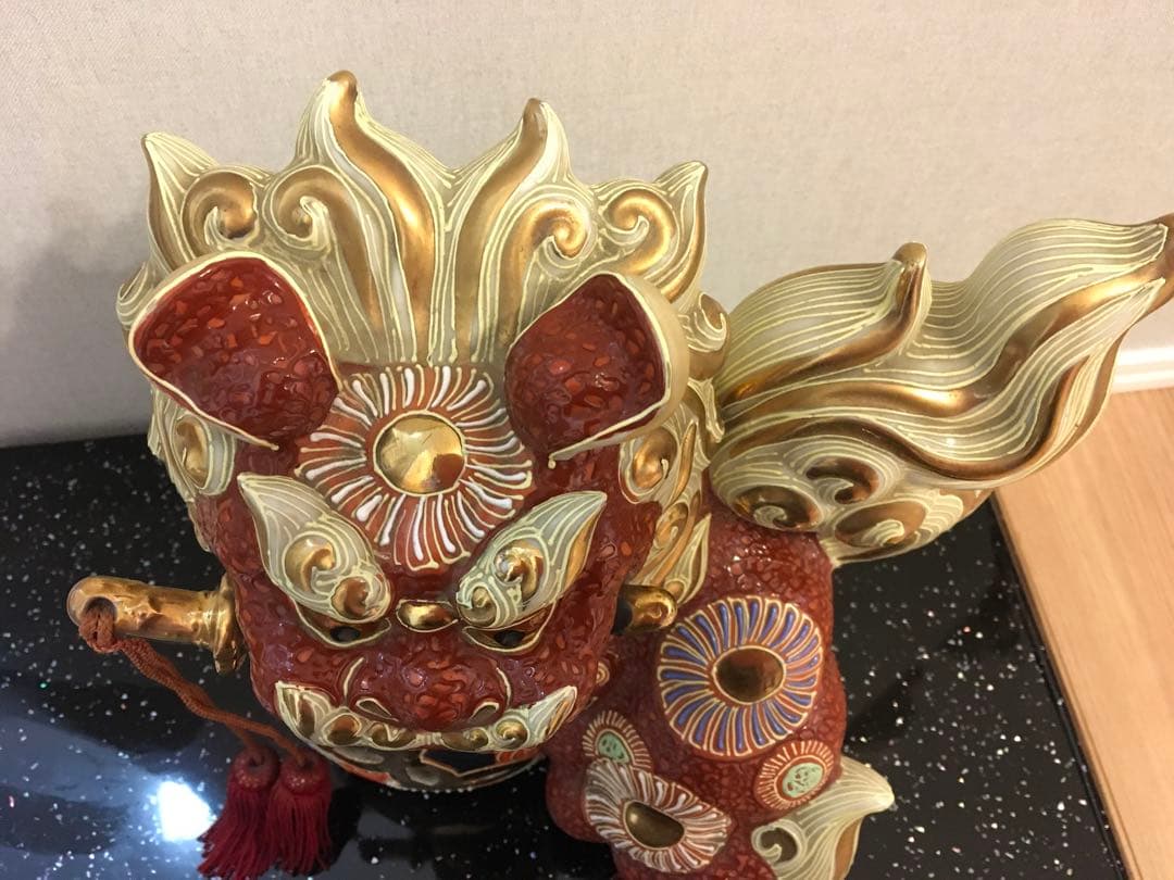 久谷焼　八栄釜　須栄義　玉獅子　台座付き