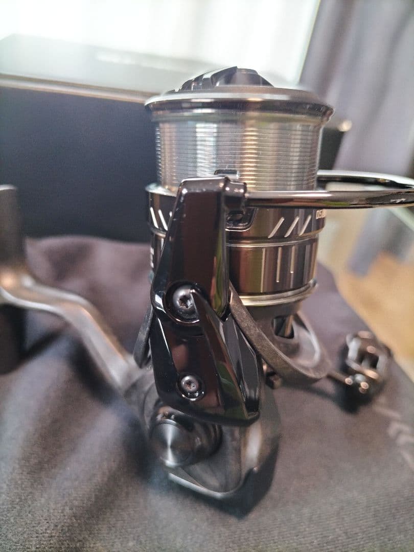 ダイワ SLPワークス ディスプラウト21 DS LT2000SS 黒い特務機2