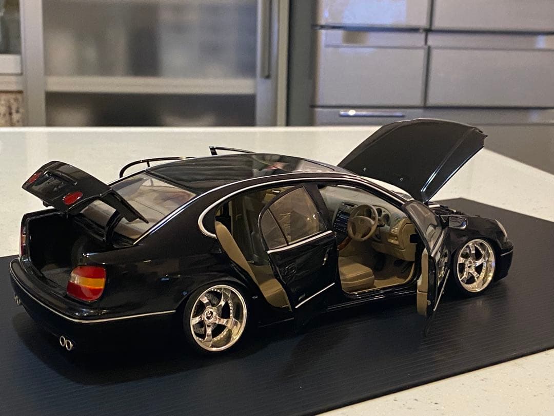 1/18 アリスト　スタンス19インチ　 ローダウンカスタム　オートアート