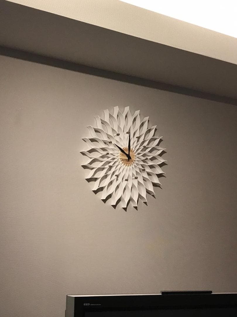 ☆満開のダリアのよう　大輪　掛け時計　北欧　おしゃれ　白