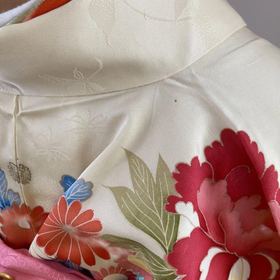 新品正絹振袖フルセット　しつけ糸付き　花柄刺繍 クリーム色 成人式にも！！