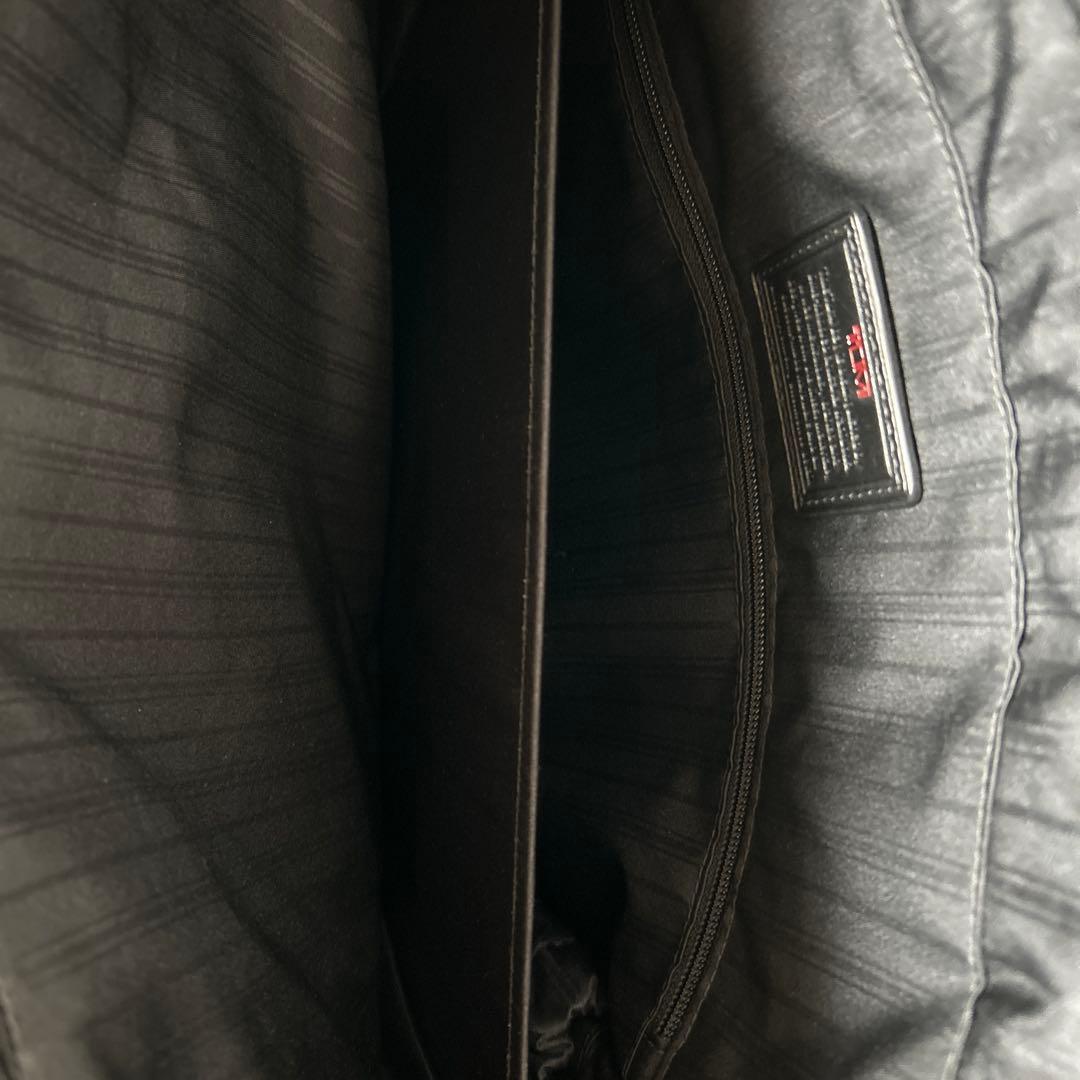 Tumi トートバッグ