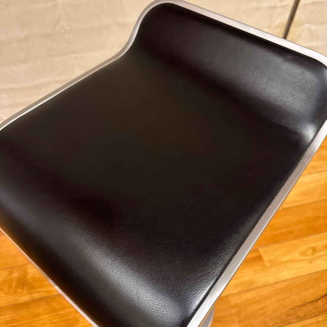 laqalmaモダンデザイン ハイチェア