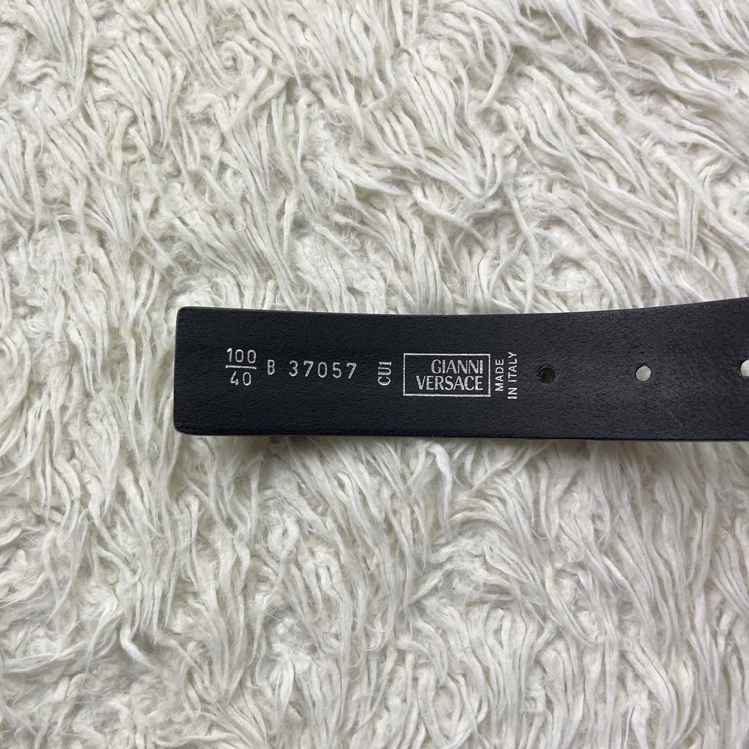 希少　VERSACE 極美品　ビッグバックルベルト グレカ模様　黒　銀