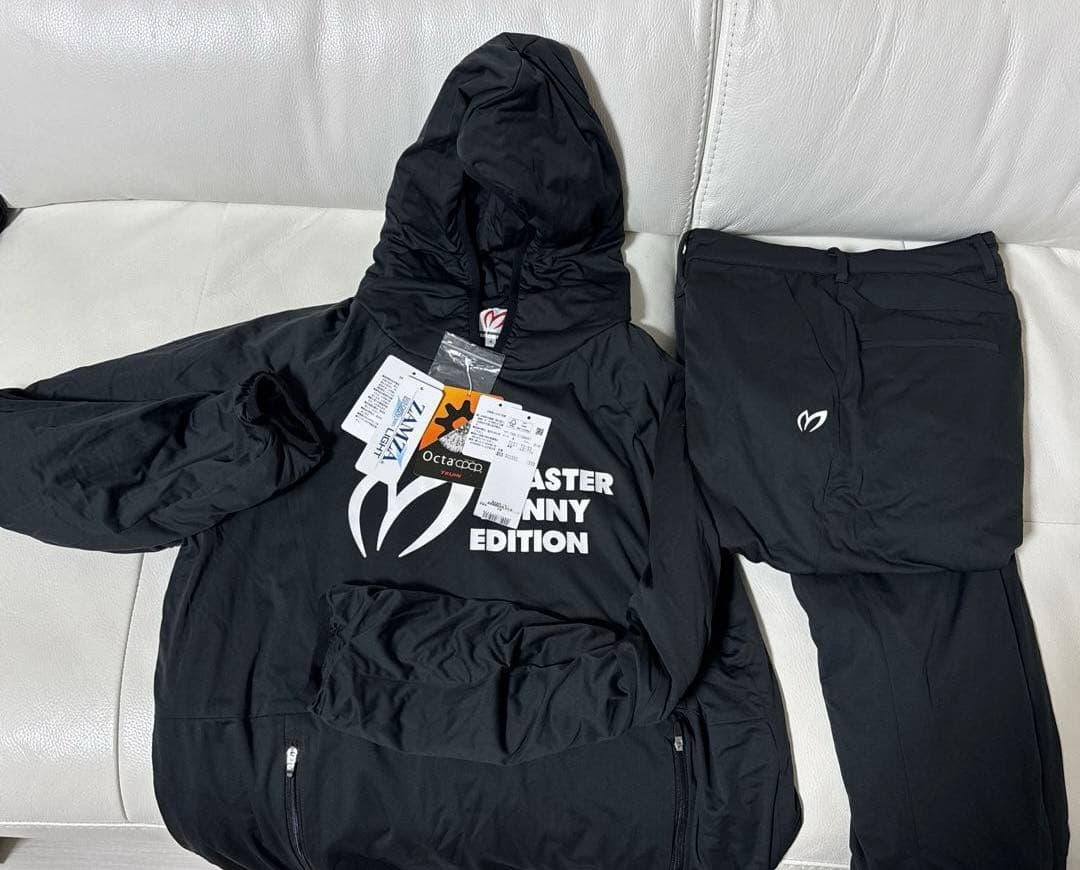 MASTER BUNNY EDITION パーカーセットアップ4サイズ(M)