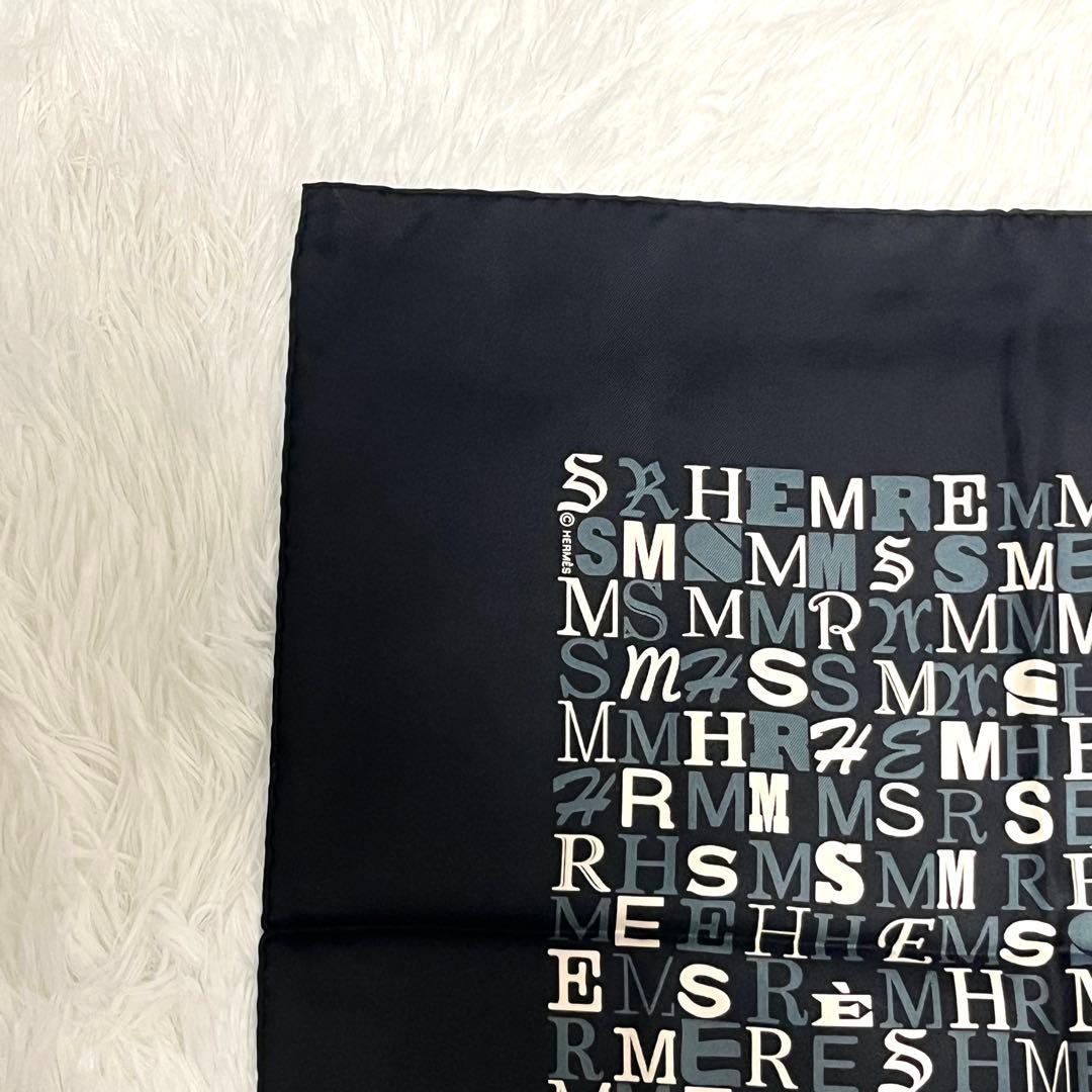 希少✨極美品✨HERMES スカーフ カレ90 アルファベットでできた馬