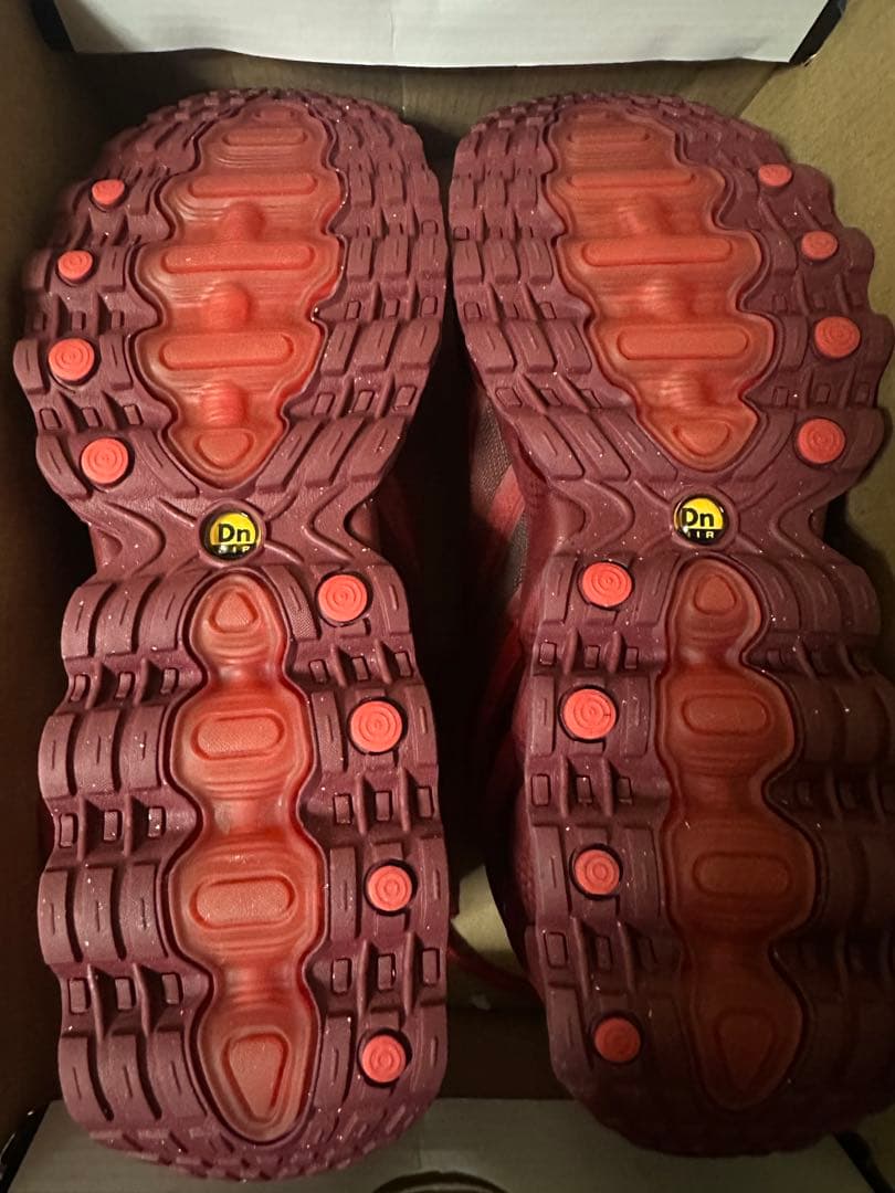 ら*き様 Nike Air Max dn8レッド スニーカー