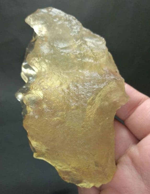 値下げ 利-⑭【巨大すぎる リビアングラス】原石  251.88㌘