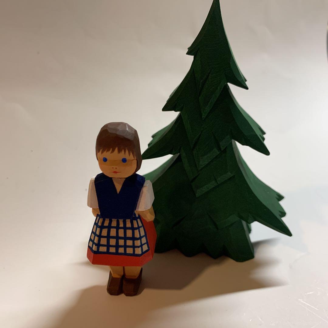 アトリエニキティキ   ドイツ　ハーン社　木彫り人形　ハイジ